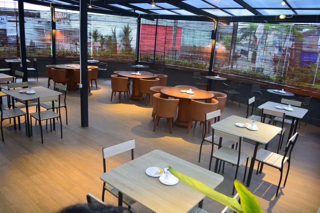 Yunna Hotel Lampung Bandar Lampung Esterno foto