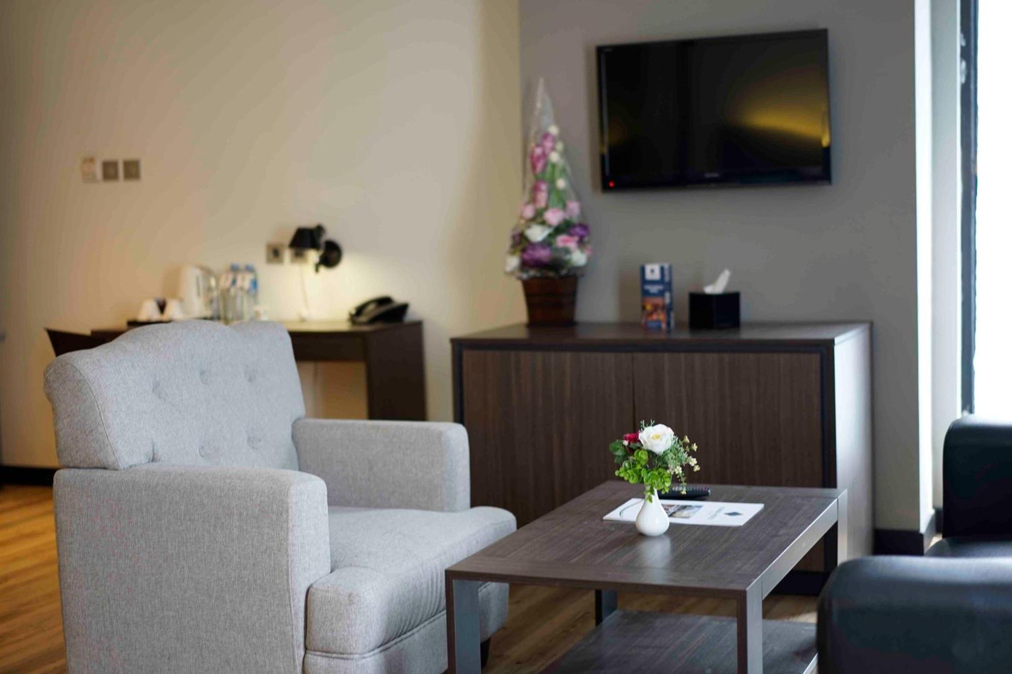 Yunna Hotel Lampung Bandar Lampung Esterno foto