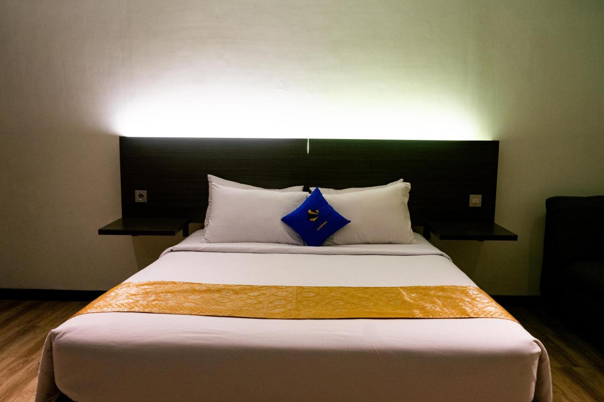 Yunna Hotel Lampung Bandar Lampung Esterno foto