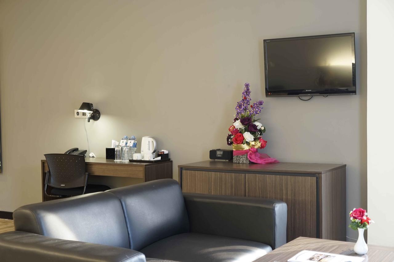 Yunna Hotel Lampung Bandar Lampung Esterno foto